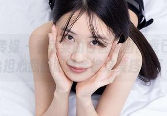 物恋传媒 – 看菜菜的白丝原图！我已经开始担心我的眼睛会被这美挡住了！