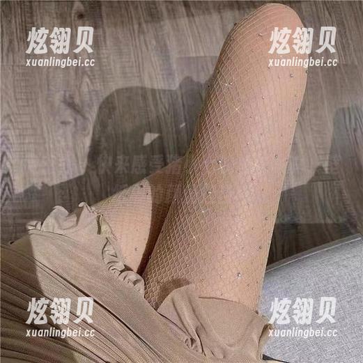 微密圈 - 快来感受猪小七的丝袜写真，壁纸界的颜值担当！