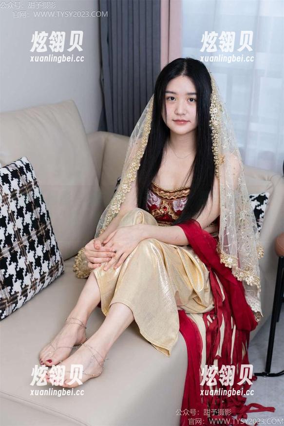 甜予摄影-璇璇 甜予摄影 - 璇璇黑色写真集:那些优雅又有点“坏”的瞬间,怎么看都有点意思