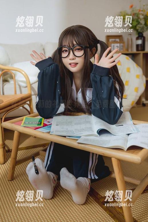 在神沢永莉的礼服世界里，免费图册让人眼花缭乱！