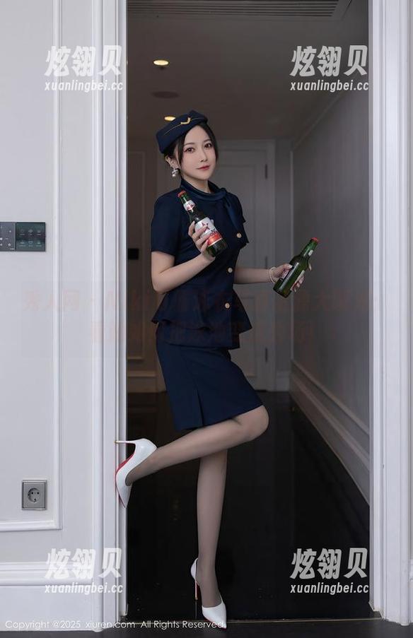 秀人网 - Niki可雅泳衣写真资源大曝光：看她如何把泳池变成秀场！