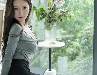 秀人网 – 网盘分享的林文文睡衣秀，谁说只有女王才能穿得这么自信！