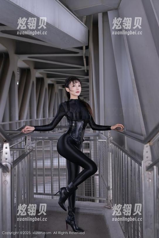 秀人网 - 怎么能这么清纯！林文文的写真作品，让我捉摸不透