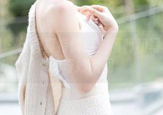 秀人网 – 校园模特悦悦：福利和写真交汇的奇妙瞬间