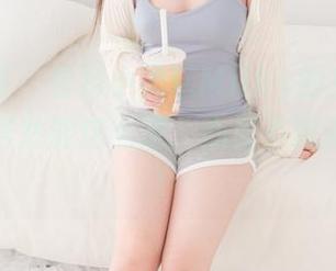 紧急企划 – 看到小奶糕Milky的免费美图，吊带居然能这么撩，心里不知道怎么想！