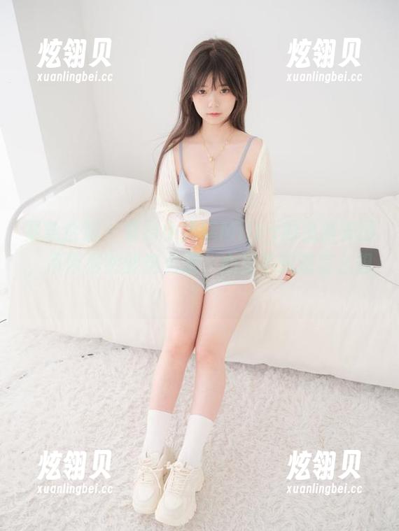 紧急企划 - 看到小奶糕Milky的免费美图，吊带居然能这么撩，心里不知道怎么想！