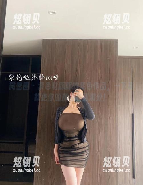 微密圈 - 紫色哒豚豚的紫色作品，一下载就把你的颜值拉到满分！