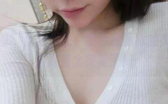 微密圈 – 偶然发现，紫色哒豚豚的黑丝资源简直太完美了！