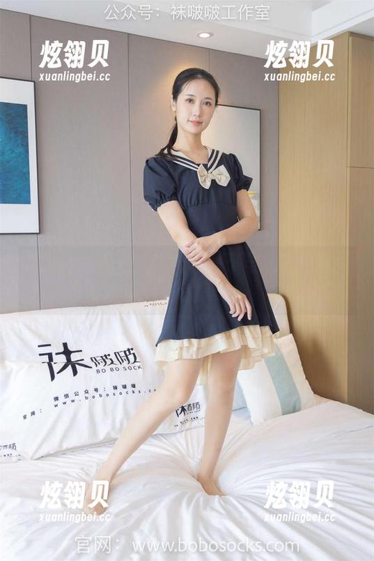 袜啵啵 - 私拍大揭密：稚予与马丁短靴的完美搭配