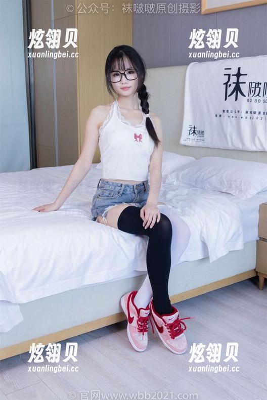 袜啵啵 - 观看糯米白丝写真，脚尖加固款仿佛在说：瞧我多特别！