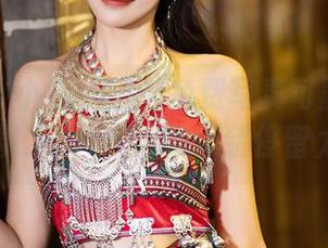 语画界 – 小心！这份免费写真可能会让你对绯月樱_Cherry的套装停留太久……