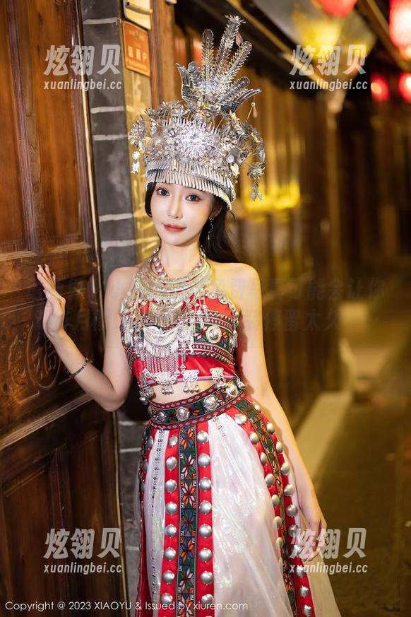 语画界 - 小心！这份免费写真可能会让你对绯月樱_Cherry的套装停留太久……