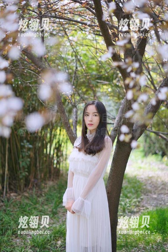 微密圈 - “辣妈女神”的自拍作品集，是否在无意间挑战了大众审美的极限？