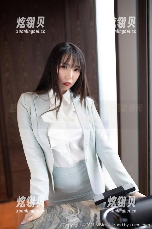 魅妍社 - 比基尼全集大揭秘：舞媚歆如何把沙滩变成舞台？