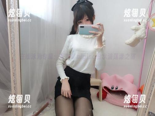 在线泳池专辑：魔物喵nigisa的水波荡漾之旅