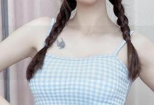 鹿八岁baby婚纱cos，真的有那么美吗？我站着看了一会儿